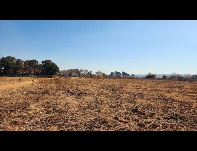 LAND FOR SALE IN BERTON PARK